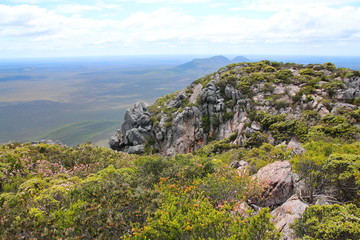 Fototapeta na wymiar View of the Australian wilderness from the mount Ragged