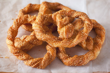 crispy twist bread with seasame pile