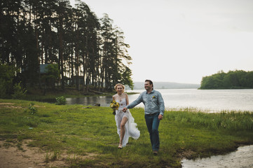 Fototapeta premium Walk on lake coast 3269.