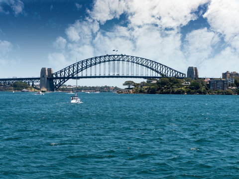 Sydney Harbour bridge © raywoo