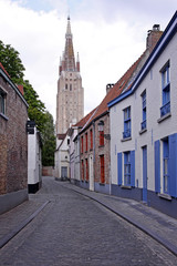 blick auf die liebfrauenkirche in brügge