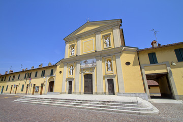 chiesa di san fermo e san rustico a cusago in provincia di milano in lombardia italia per turismo
