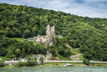 Fototapeta na wymiar Burg Rheinstein am Rhein im Mittelrheintal in Deutschland