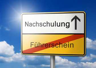 Nachschulung Führerschein Schild gelb