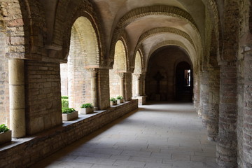 Fototapeta na wymiar Le cloître du l'Abbaye Saint-Philibert