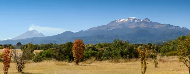 Rolgordijnen Popocatepetl and Iztaccihuatl. Mexico vulcanoes. Panoramic view © rafalkubiak