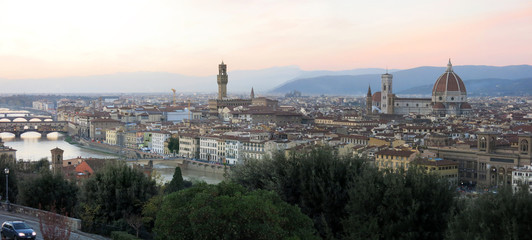 Panorama de Florence au crépuscule, depuis la piazza Michelangelo