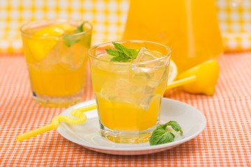 Lemon, closeup, cold.