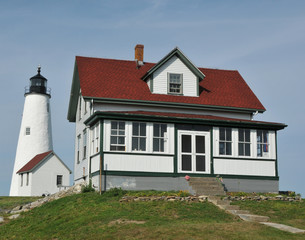 Fototapeta na wymiar Baker's Island LIghthouse and Keeper's Cottage