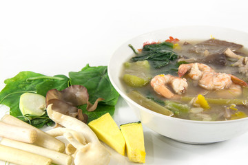 Thai Spicy Mixed Vegetable Soup with shrimp, (Kang Liang Goong Sod)