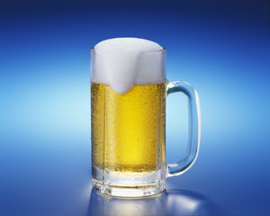 ビールジョッキに入った生ビール