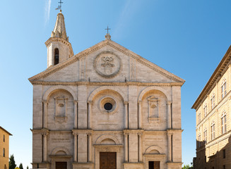 Fototapeta na wymiar Pienza in Val d'Orcia e la sua Cattedrale