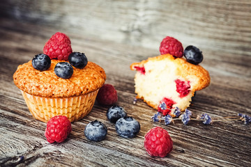 Muffins with blueberries and raspberries