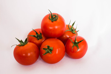 Tomaten Gruppe weißer Hintergrund