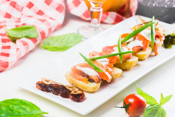 Salmon tartlets
