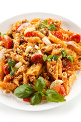 Pasta with meat, tomato sauce and vegetables 