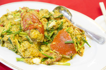  Fried crab in yellow curry or Stir-fried crab curry power  on r