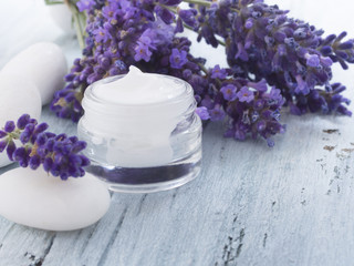 Obraz na płótnie Canvas facial lavender cream
