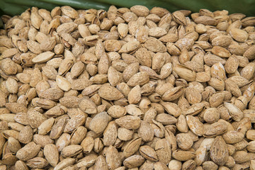 Sweet almonds with kernel