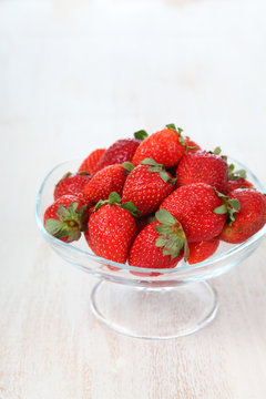Ripe strawberries in a bowl