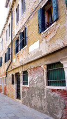 Fototapeta na wymiar Alley with old building