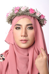 muslimah woman in natural expression Aidilfitri dress