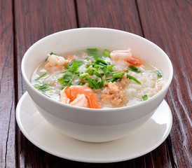 Boiled rice with shrimp
