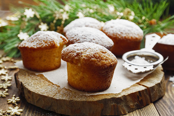 Cupcakes with powdered sugar