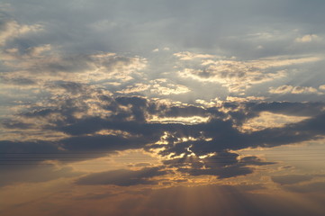 Obraz premium słońce w chmurach
