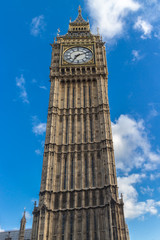 Fototapeta na wymiar Big Ben under a blue sky