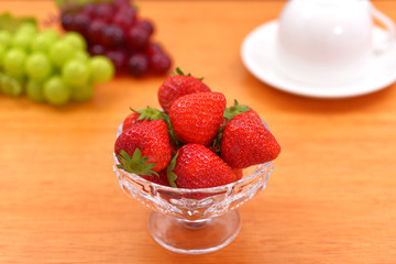 イチゴ/瑞々しいフレッシュなイチゴ