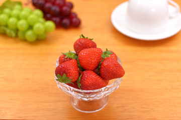 イチゴ/瑞々しいフレッシュなイチゴ