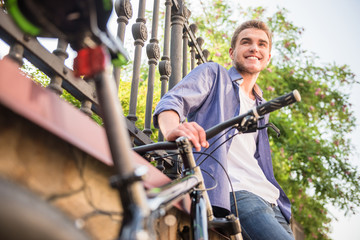 Obraz premium Boy on bicycle