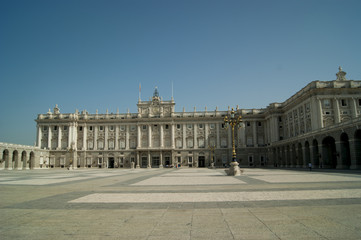 Fototapeta na wymiar Plaza de la Armería, fachada sur, Madrid, España