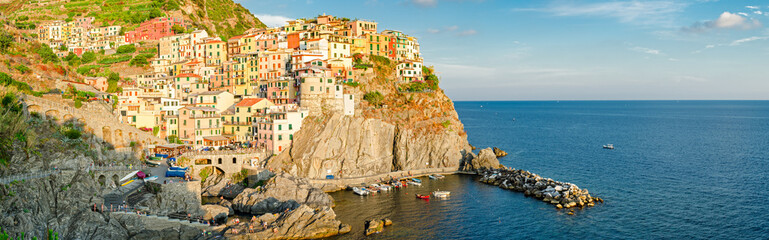 Fototapeta na wymiar Manarola, Cinque Terre (Italian riviera, Liguria) - Extra Large panorama (9500px x 3000px)