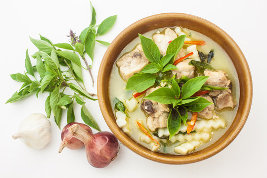 Thai food Green Curry Chicken and garlic,onion,basil leaf isolat