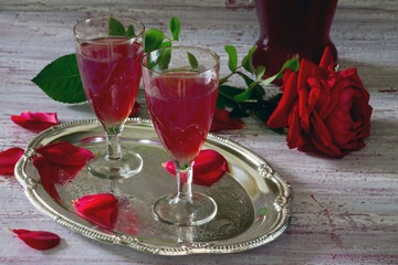 Liquor from rose petals