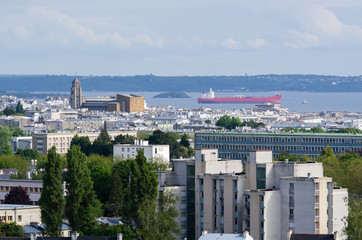 Pétrolier dans la rade de Brest