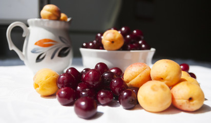 Naklejka na ściany i meble Berries on the table