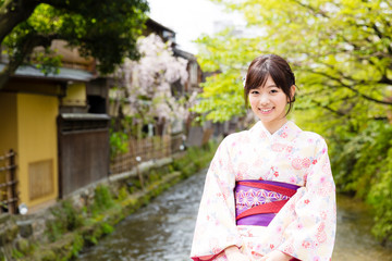 asian woman wearing kimono in Japan - obrazy, fototapety, plakaty