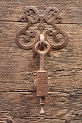 Heurtoir ancien &agrave; Sauveterre-de-Rouergue