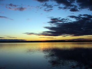 Naklejka premium Dawn on the lake