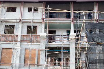 Bambusgerüst auf Baustelle in Thailand