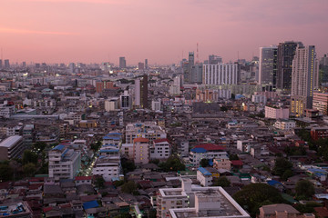 Sicht über Bangkok am Abend