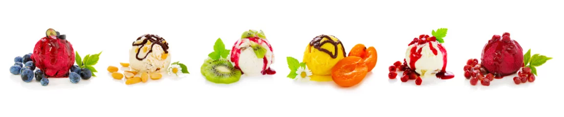 Papier Peint photo autocollant Dessert Divers fruits glace isolé sur fond blanc.
