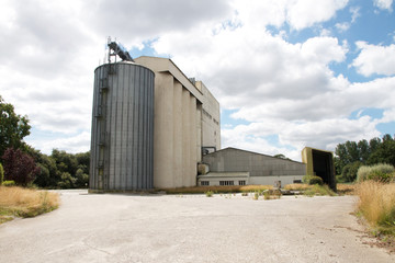 Fototapeta na wymiar silo à grain