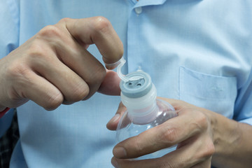 One opening plastic pull open cap