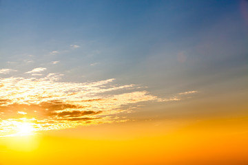 Obraz premium colorful dramatic sky with cloud at sunset