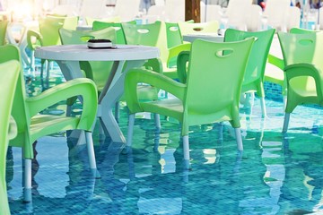 Pool bar