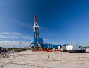 oil well for oil and gas production, installation